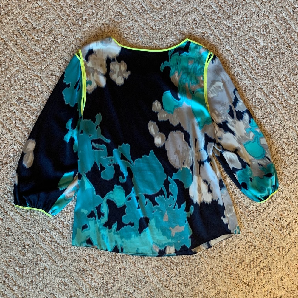 Abstract Patterned Blouse - image 4